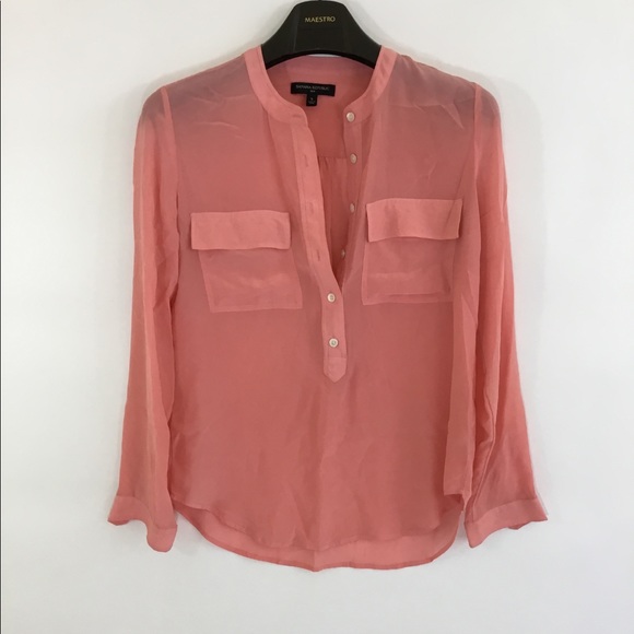 Banana Republic Tops - BANANA REPUBLIC Silk Button Up Blouse Banana Republic Tops - BANANA REPUBLIC Silk Button Up Blouse